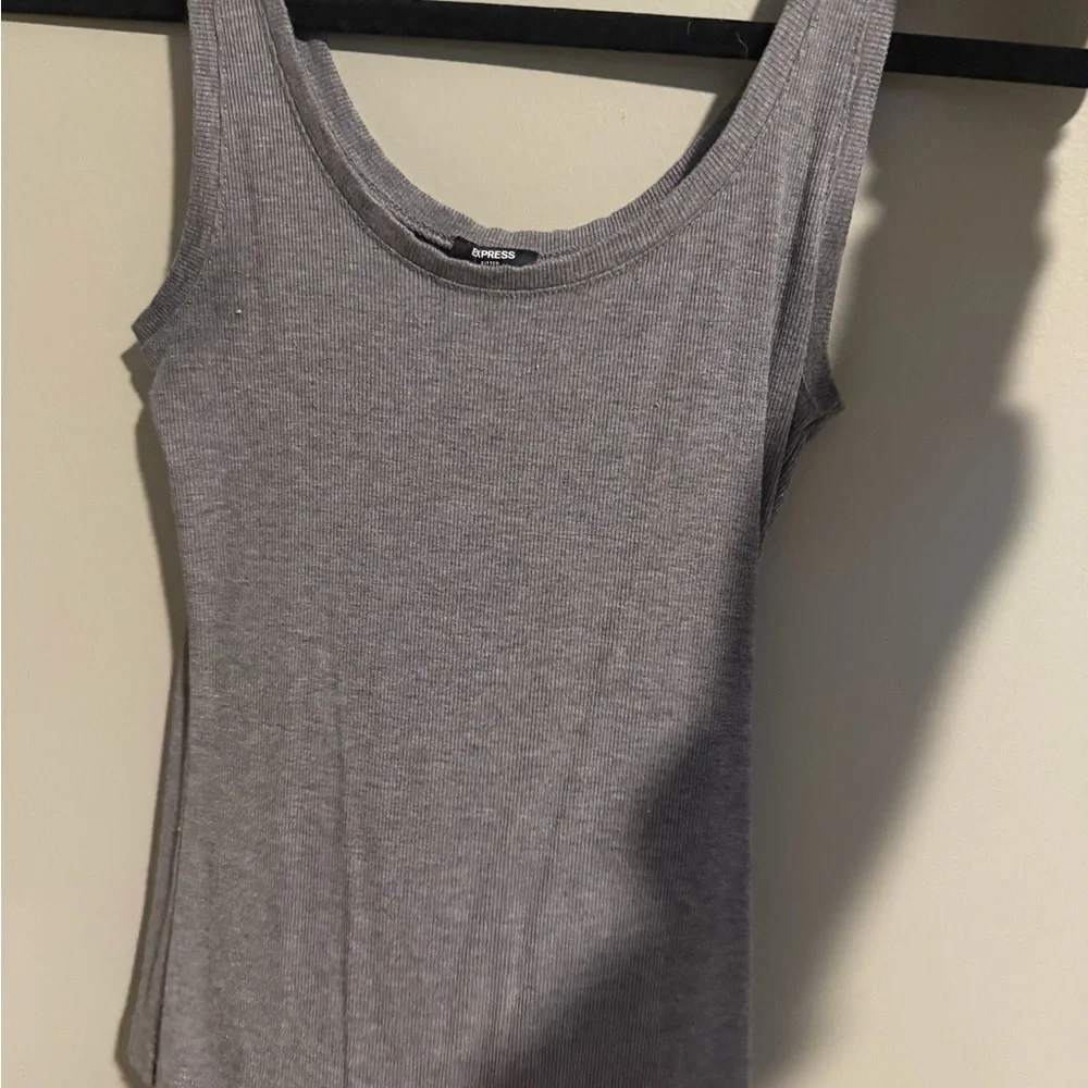 Bundle- Express Tank Tops - Picture 4 of 4